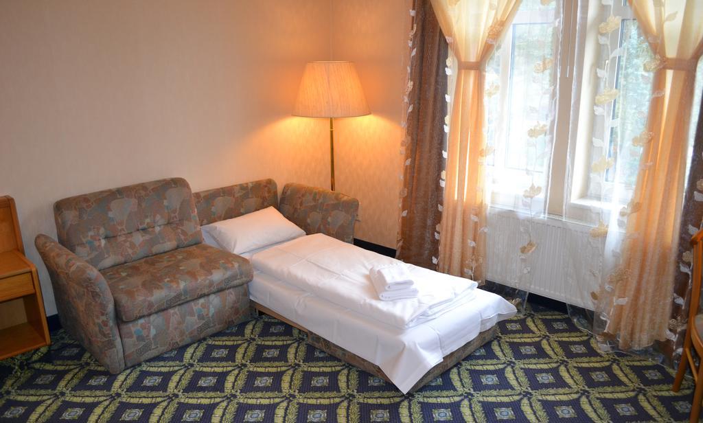 Hotel Zum Goldenen Hirsch Sankt Kilian Cameră foto